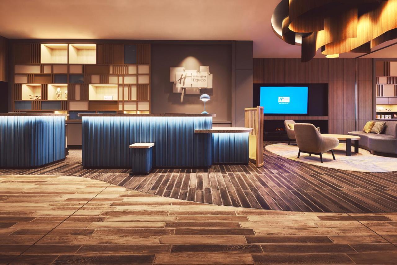 Holiday Inn Express Osaka City Centre- Midosuji By Ihg Exterior photo